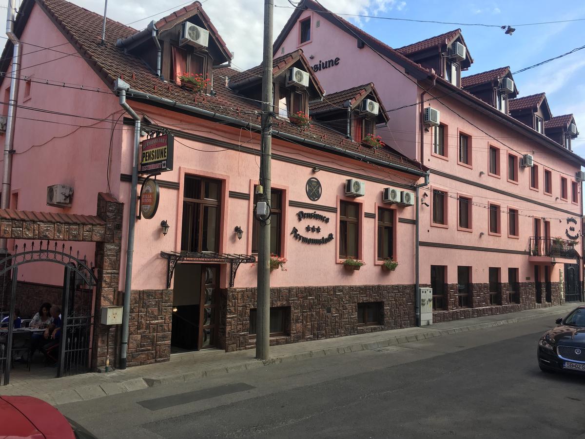 Pensiunea Hermannstadt ภายนอก รูปภาพ